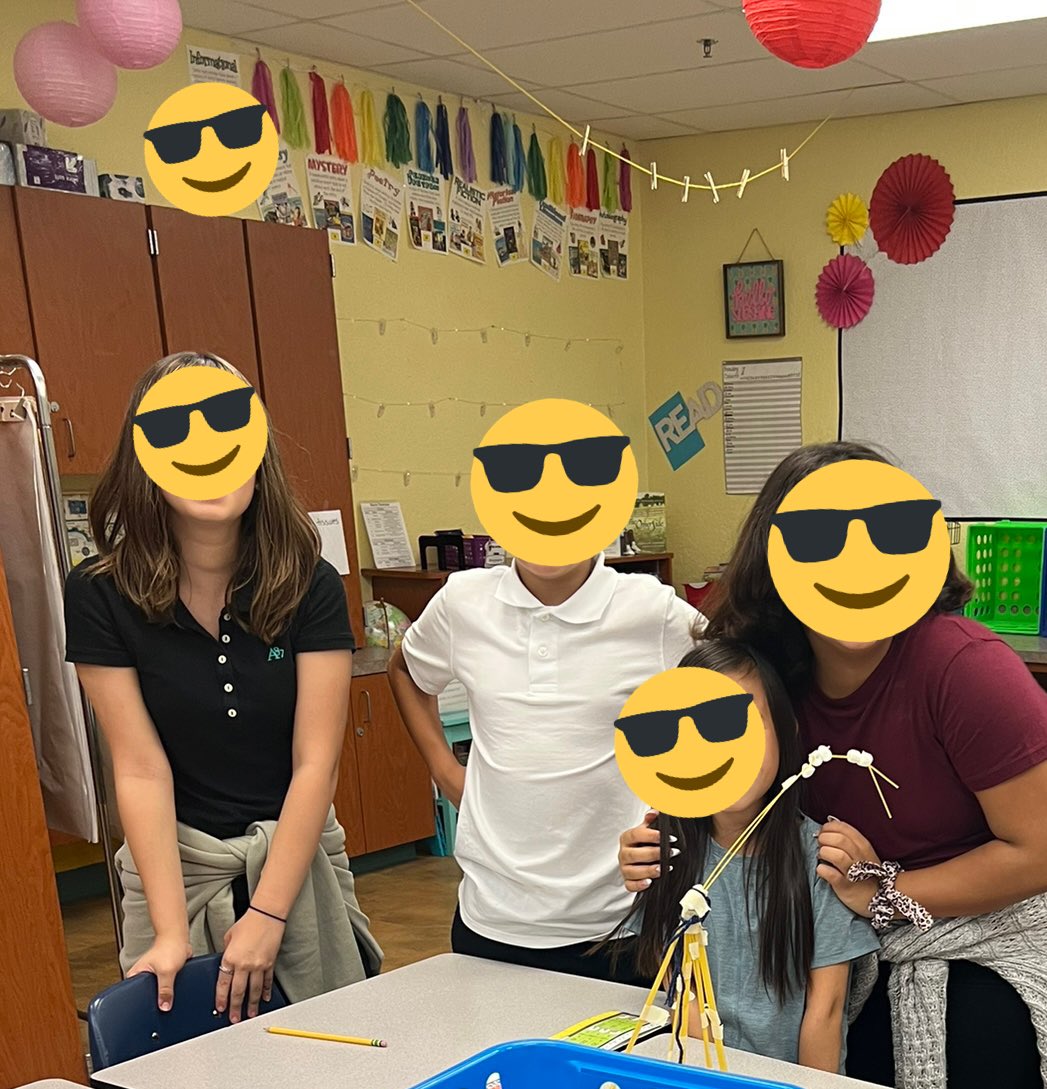 Ryans_classroom's tweet photo. First Day of 5th Grade #community #collaboration #spaghettichallenge #CoralReefElementary #pbcsd https://t.co/liqKMA8aMT