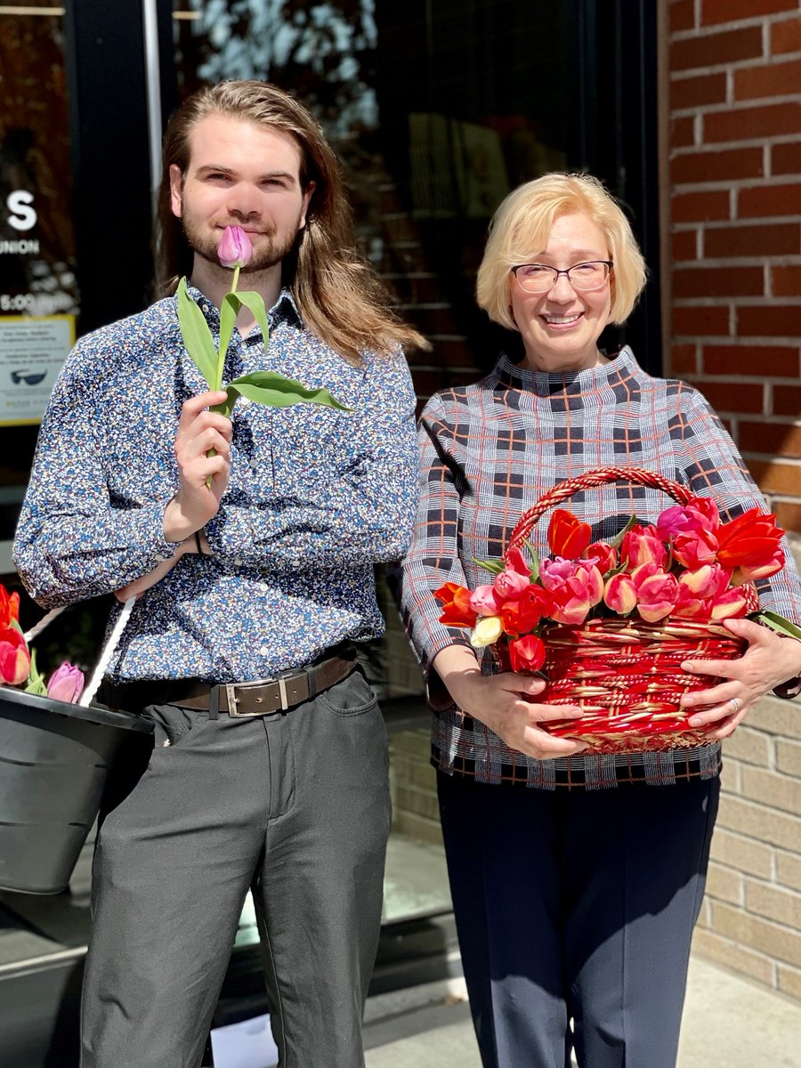 UnitusCCU's tweet photo. 🎉 Join us in celebrating #MultnomahDays in historic Multnomah Village on Saturday, August 20. #TeamUnitus will be there alongside our wonderful #MultnomahVillage neighbors so stop by our booth, say hi, and be sure to support all things local. CU soon! https://t.co/oS9nWtTgzI https://t.co/8ndrOZEewT