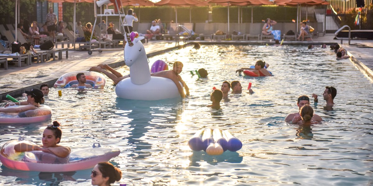 🏊Sunset Swim for Adults - Friday, August 12 | 6-9 pm
Enjoy the 1920s heated pool at the former oceanfront estate of actress Marion Davies - designated one of the best public pools in the world by BBC News!  We'll provide the glamour, s’mores and pool floats. 
#BeachHouseBliss