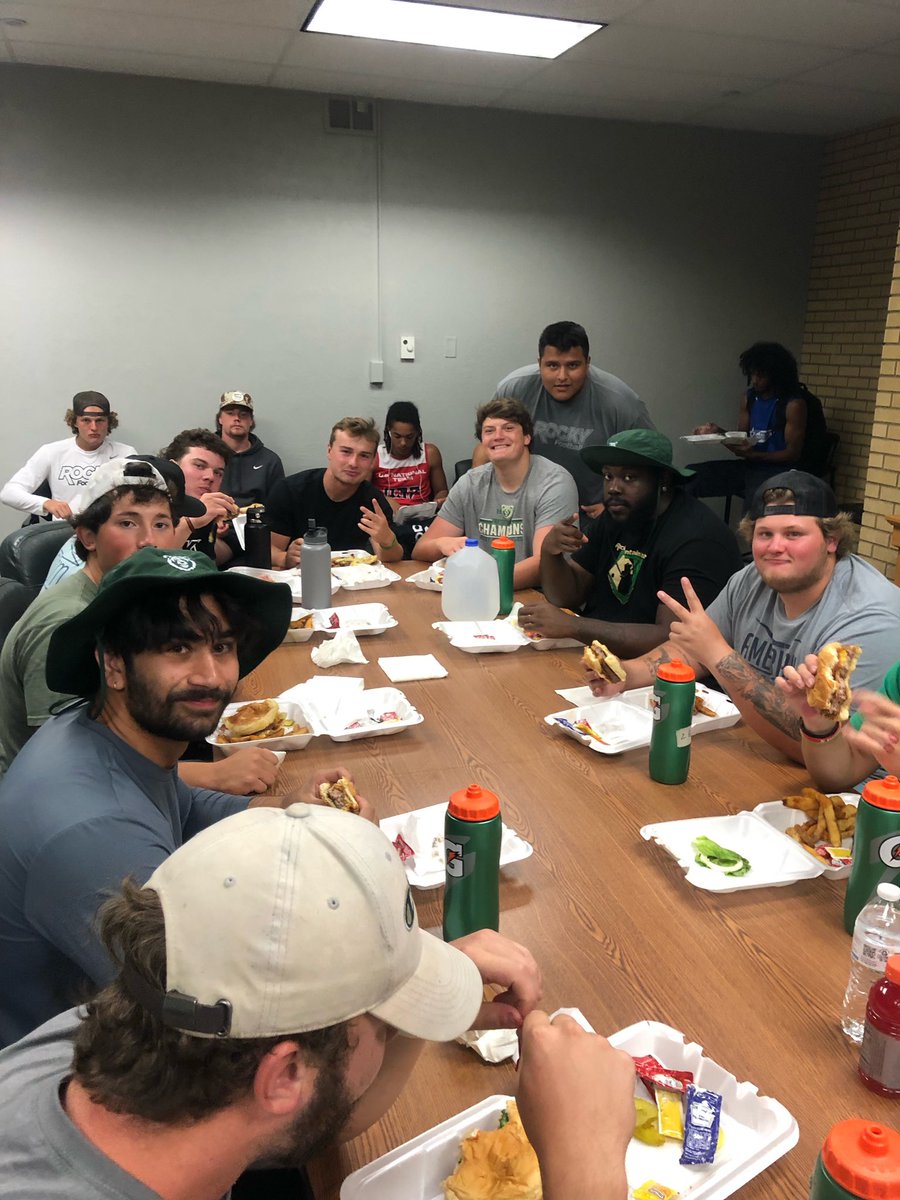 Rocky_Football's tweet photo. Let’s go! 🏔 https://t.co/J1J4AYXK8Q