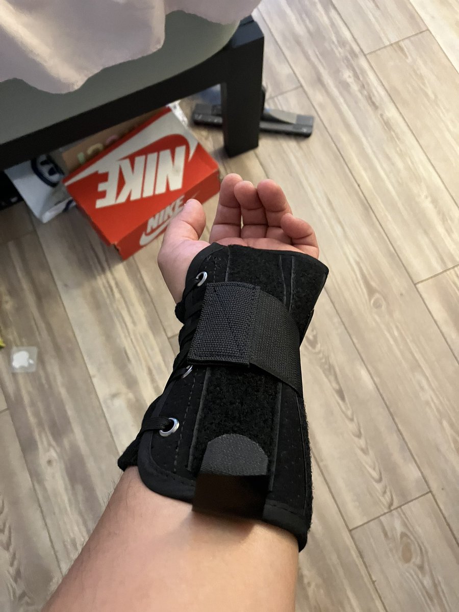 allreadyexist's tweet photo. If you haven’t gotten carpal tunnel syndrome from playing video games yet, don’t talk to me about video games. EVAR!

#HardcoreGamer #UrNot https://t.co/X3eH8FBekq