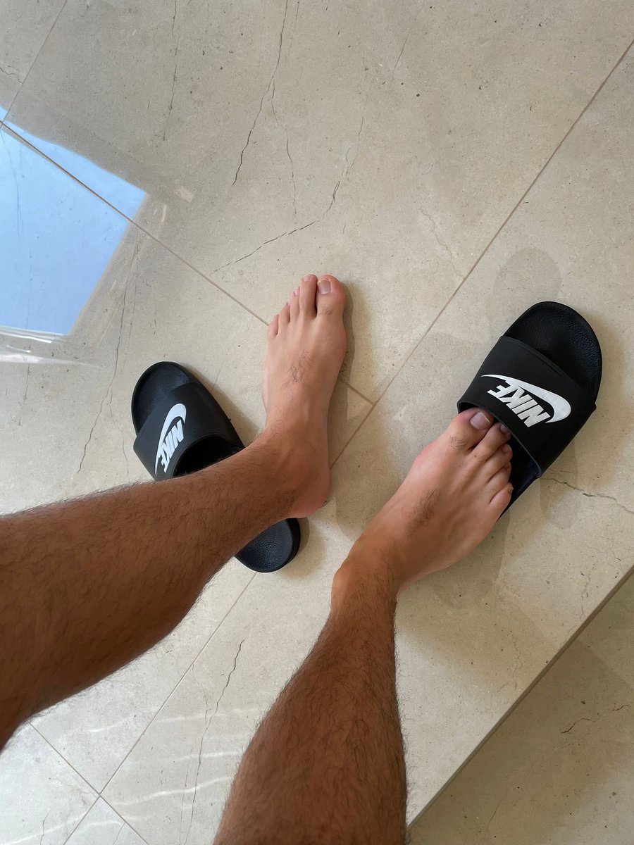 masterart98's tweet photo. Online for you shitty piggies #findom https://t.co/a1UBUQC1uL