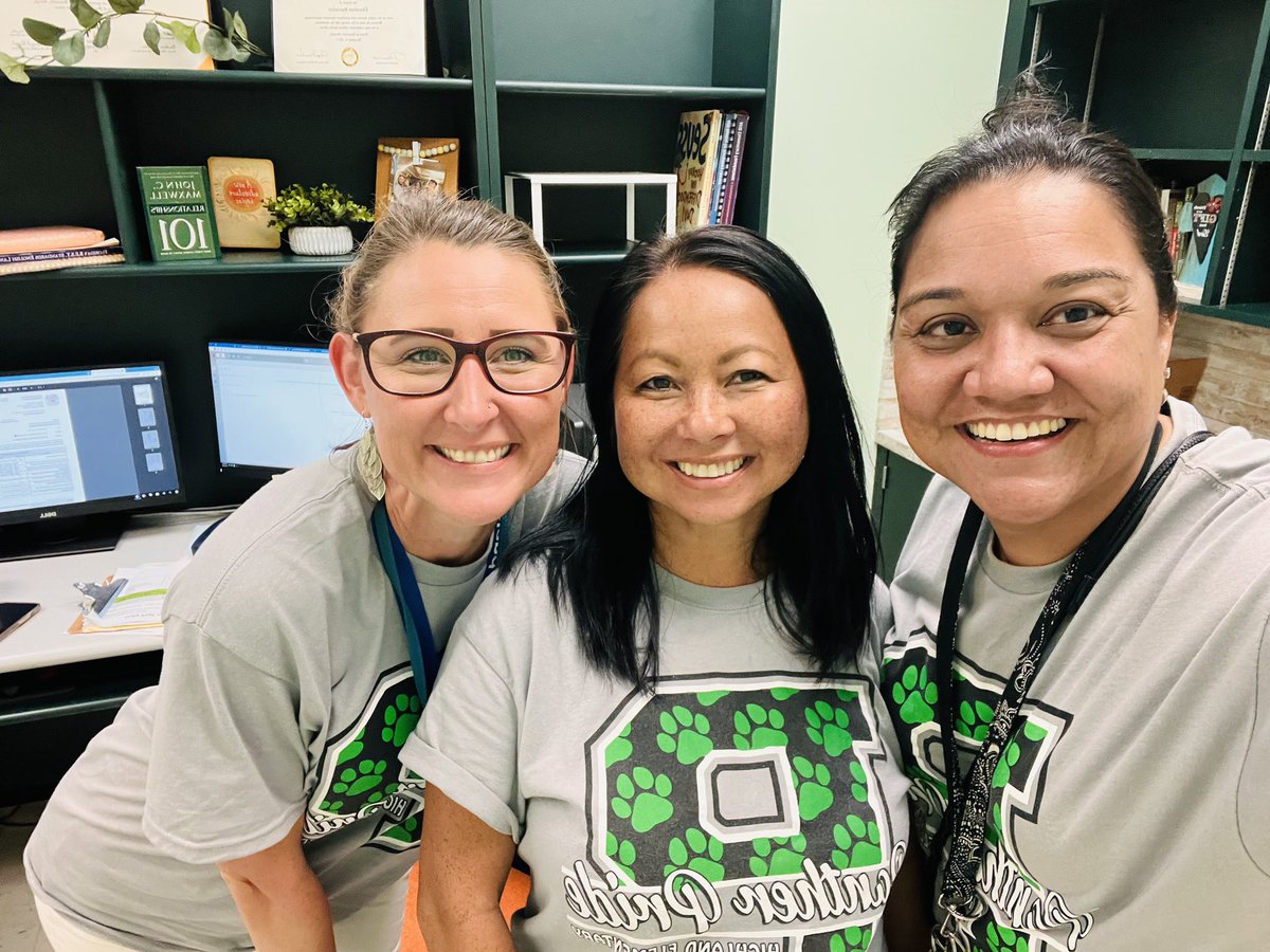 HighlandElemPBC's tweet photo. What a great first day of school!  LET’S GO PANTHERS!! #highlandpantherpride #highlandoneloveonefamily @4literacylife @hainesv @emartinezPBC https://t.co/dtue7T5W6m