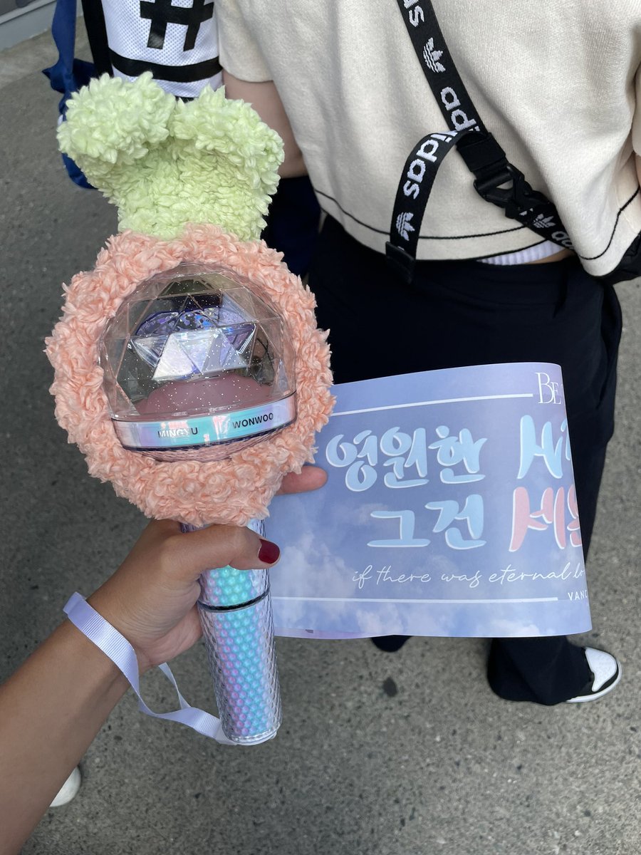 hvchours's tweet photo. GONNA CRY https://t.co/Qk52WXsIHQ
