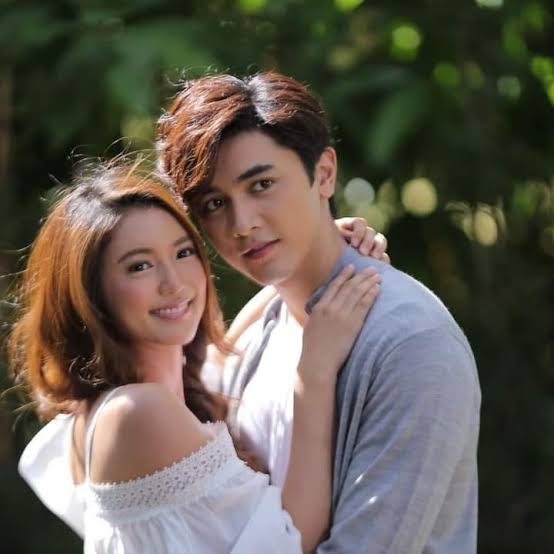 PonBuaPICS's tweet photo. Waiting for a reunion project for PonBua🙏
#พราวมุก #praomook
#เลิฟดราม่า #ช่อง3กด33 #ภณบัว #ponbua #บัวนลินทิพย์ #ภณณวัสน์ #pon_nawasch #buanalinthip https://t.co/hzVKZSAitG