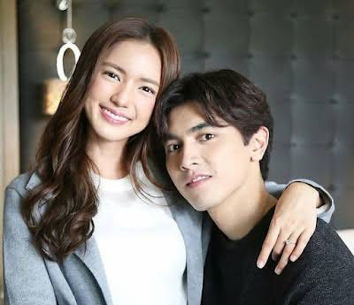 PonBuaPICS's tweet photo. Waiting for a reunion project for PonBua🙏
#พราวมุก #praomook
#เลิฟดราม่า #ช่อง3กด33 #ภณบัว #ponbua #บัวนลินทิพย์ #ภณณวัสน์ #pon_nawasch #buanalinthip https://t.co/hzVKZSAitG