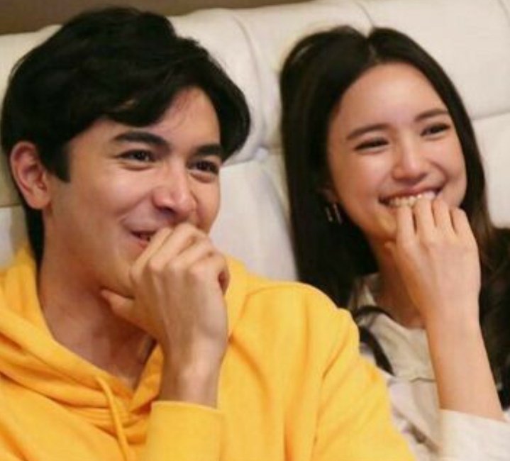 PonBuaPICS's tweet photo. Waiting for a reunion project for PonBua🙏
#พราวมุก #praomook
#เลิฟดราม่า #ช่อง3กด33 #ภณบัว #ponbua #บัวนลินทิพย์ #ภณณวัสน์ #pon_nawasch #buanalinthip https://t.co/hzVKZSAitG