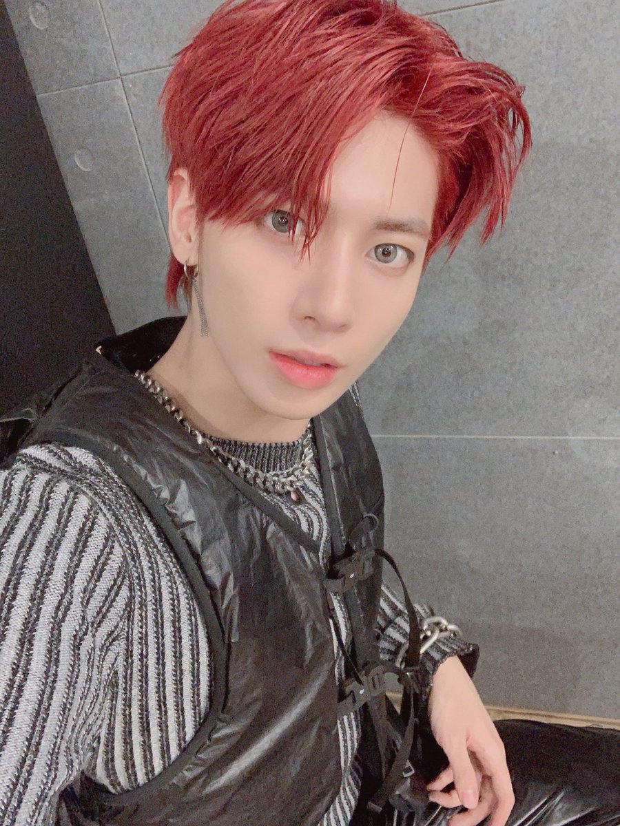 BOFLTWT_'s tweet photo. ¡Today it's the #𝑓airy𔘓𝚍ebut! Todas las vibras de #𝙶ashina·节奏 me andan recorriendo las venas, no me hago responsable si me ven bailando por todo el #秘密ー𝙶arden como demente. ¡Es la energía del lugar! 🪄🔮

𝗍𝗁𝖾 𝕄𝖺𝖽 ℍ𝖺𝗍𝗍𝖾𝗋, #𝐄IRSI🎩 https://t.co/TZzv5X7rNY