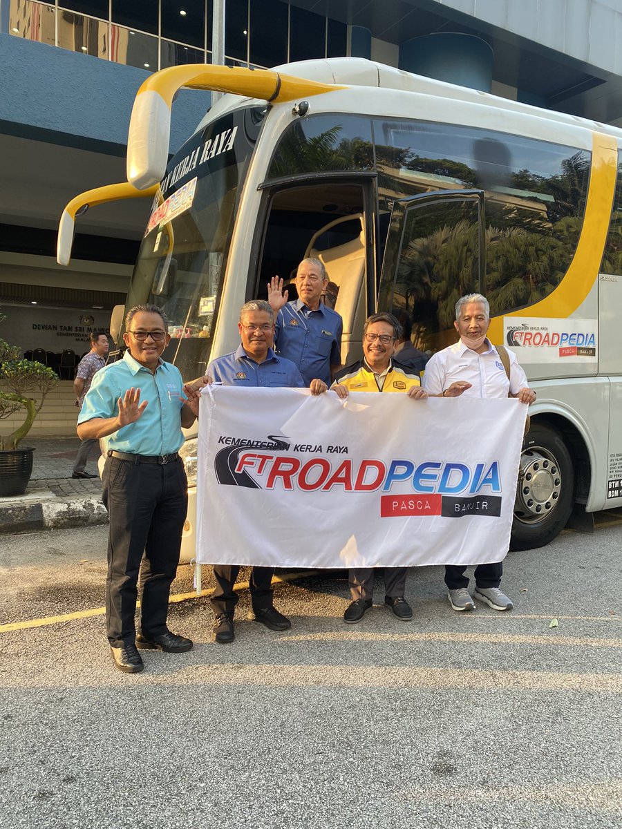 cHuNa8575's tweet photo. Bermula #FTRoadpediaZonTimur 3.0
Perjalanan bermula dari Kementerian Kerja Raya di ketuai oleh YBMK @MOWorks @KkrKsu & pegawai atasan agensi2 dibawah KKR @JKRMalaysia @CIDB_Malaysia @LLMrasmi @RakanKKR_
#FTRoadpedia
#RakanKKR https://t.co/V7Vvr28H7Y