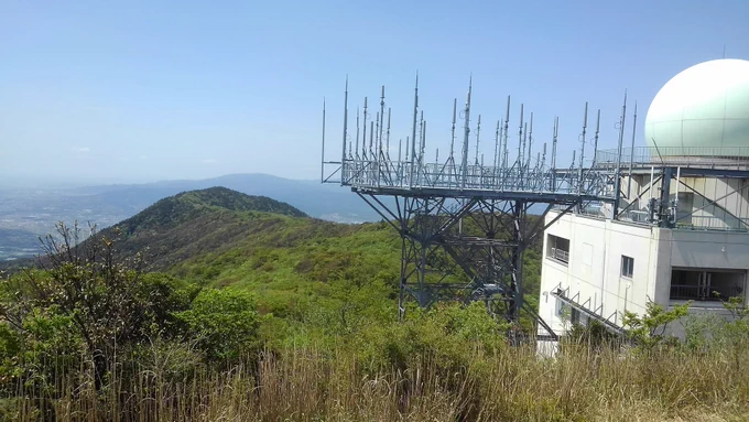 #山の日 2021年4月三郡山。半年前のリベンジ。ルートは違うけれども。昭和の森から北側の尾根を登ったのだけれどもすごく楽だった。三郡山からの下りの方がたいへんだったかなあ。沢は下りに向かないか。 