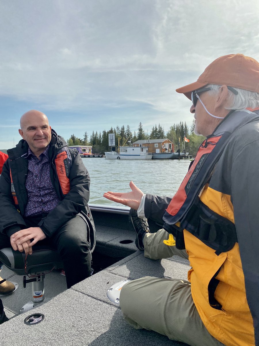 R_Boissonnault's tweet image. Thanks Bill for bringing the landscape alive today during our tour of the Great Slave Lake. I look forward to bringing these stories back with me to my tourism colleagues and cabinet members around the table!