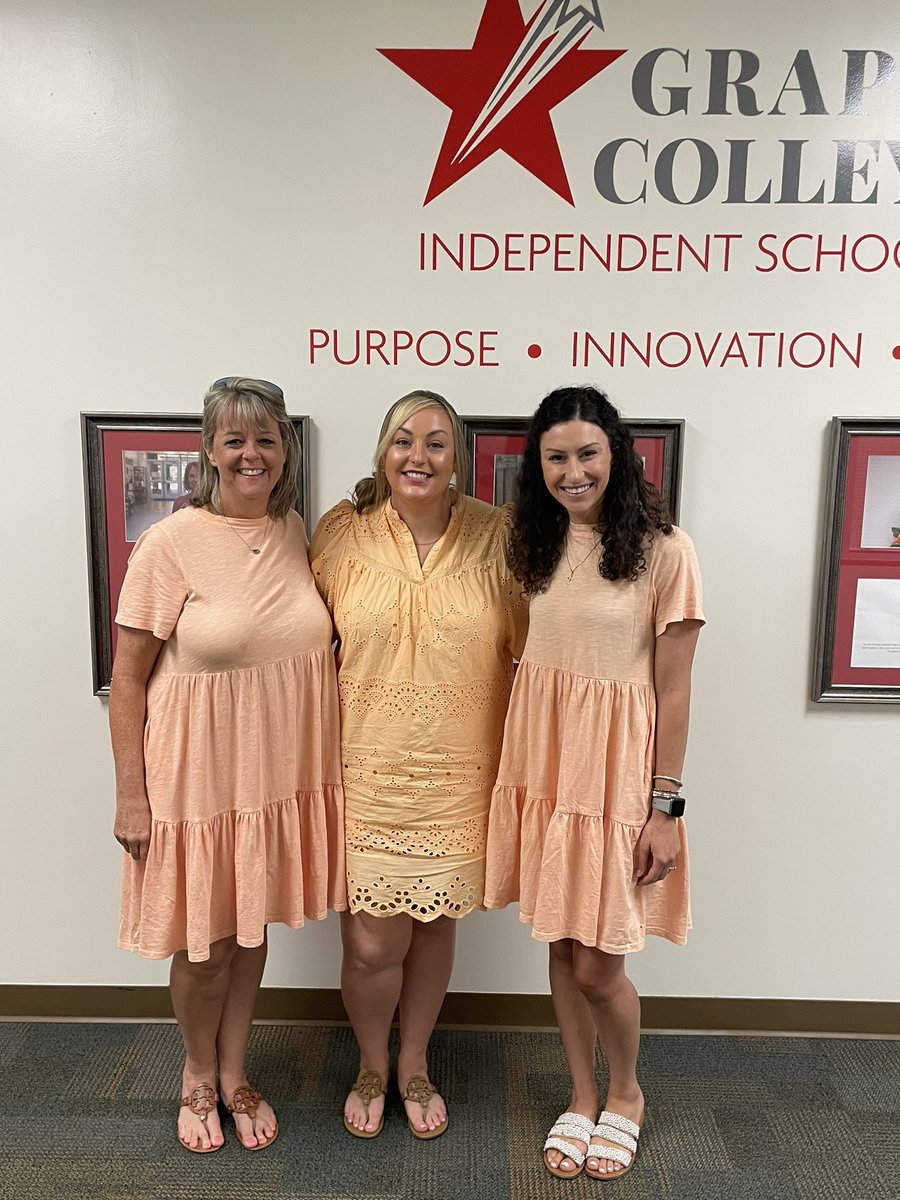 Sign that it’s going to be an awesome year? 3/4ths of my 5th grade team show up to PD wearing the same color, completely unplanned 🤗 <a href="/MerissaSorenson/">Merissa</a> <a href="/MissDixonBCE/">Lauren Dixon</a> <a href="/NCarney5th/">Natalie Carney</a> #teamBCE #BESTatBCE