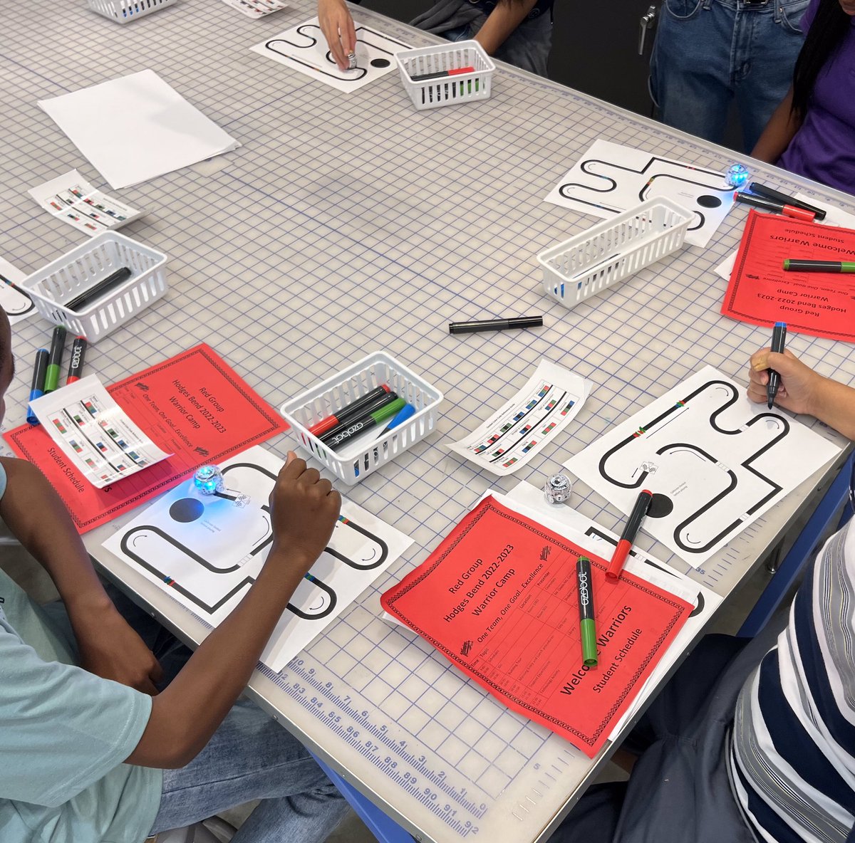 Warrior Camp, incoming 6th grade students, <a href="/HBMS_Warriors/">Hodges Bend Middle School</a> enjoyed their technology rotation activity with <a href="/SnapCircuits/">Snap Circuits</a> and <a href="/Ozobot/">Ozobot</a>. A big thank you to Cindy Juarez, @spoiledlab2000 for volunteering and helping. <a href="/FBISDSTEM/">Fort Bend ISD STEM</a> <a href="/LearningVerizon/">Verizon Innovative Learning</a> <a href="/dpvils/">Verizon Innovative Learning Schools</a>