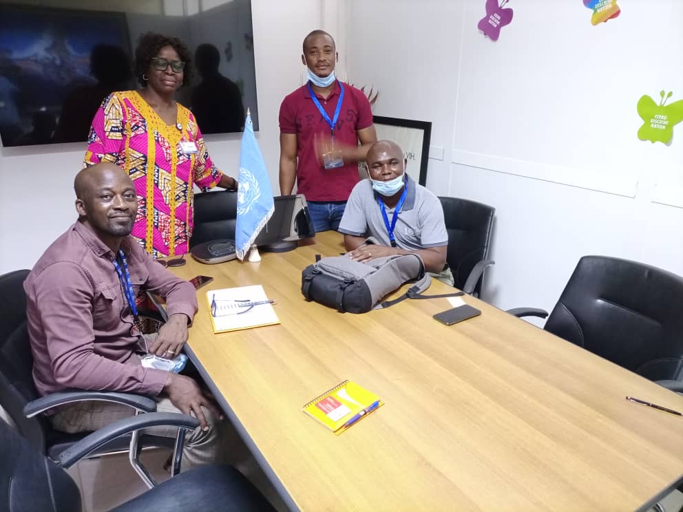 evinachristian3's tweet photo. #UNAIDS #RENAPC #Congo_Bzv
Visite de l'équipe du RENAPC au bureau régional de l'@UNAIDS_WCA  à DAKAR. A l'ordre du jour: les nouvelles mesures d'accompagnement et d'appui de la société civile congolaise au lendemain de la fermeture du bureau pays ONUSIDA de Brazzaville. https://t.co/nrdyQjaaB4