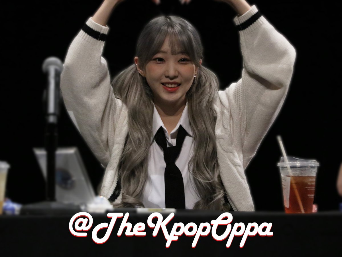 TheKpopOppa's tweet photo. 220810 Loona in Chicago Fansign

#LOONA #이달의소녀 #Yeojin #여진 #LOONAinChicago https://t.co/AkoO0K90K5