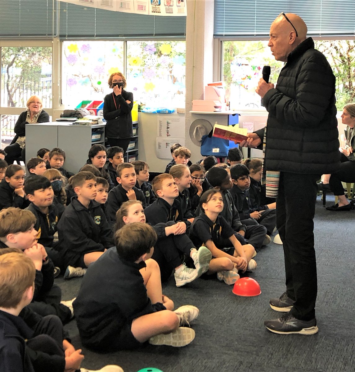 StMarysRydalLib's tweet photo. What a great morning we had @StMarysRydal with our visitor, Morris Gleitzman. He revealed to us the secret to never getting 'stuck' as a writer and inspired our budding authors with his wit and enthusiasm. #cedplibraries @CatholicEdParra @MorrisGleitzman https://t.co/NmkKmmtLPJ