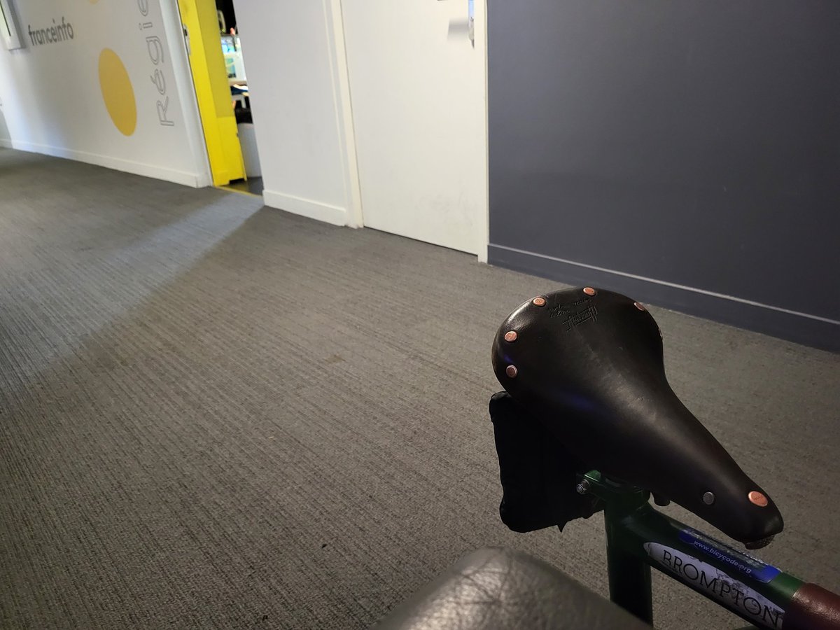 Me voilà à la maison ronde...