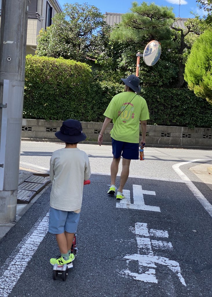 akanesque's tweet photo. 今日の我が家は…みんな黄色(しかもレモンイエローwww)
カラー学んでからワードローブがカラフルになっていく…😆
#ガイアハウスオーストラリア
#スピリアルカラーセラピー
#Powerofcolor https://t.co/jJXvzj8iJc
