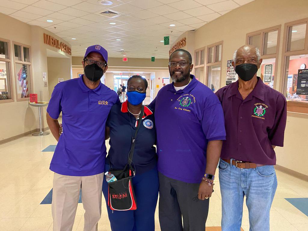 We had a great first day of school at Cougar Country! A special thank you to our community partners, Boynton Beach Firefighters and Omega Psi Phi Fraternity for welcoming our students. @TyPenserga @cityofboynton @southPbcsd