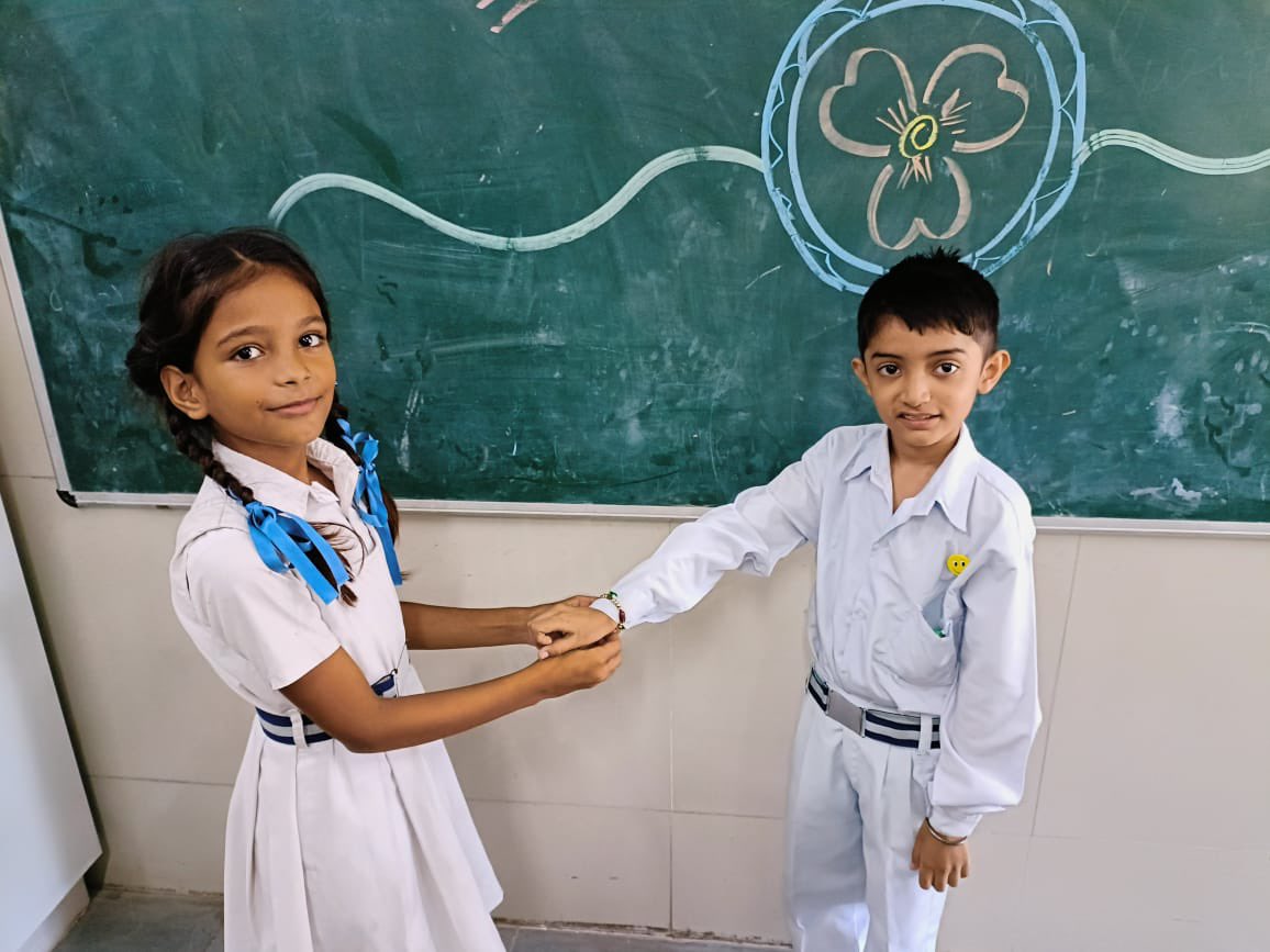 Dir_Education's tweet photo. Festivals add colour to our lives!

It is believed that the schools, responsive to the cultural tradition of the children, create a conducive learning milieu. 

Children at #DelhiGovtSchools enjoyed the festival of RakshaBandhan. https://t.co/c2T2Hrn8sT