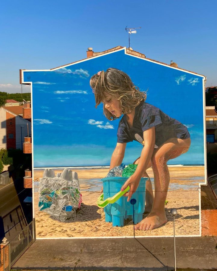 HomesAtMetacoda's tweet photo. Plastic castles!
#art #mural #streetart #beach #castles #sand #plastic #urbanart
#blankwall #imagination #creativity

RT @globalstreetart
Recent work by @dadospuntocero in La Bañeza, Spain https://t.co/4822WeMUoI