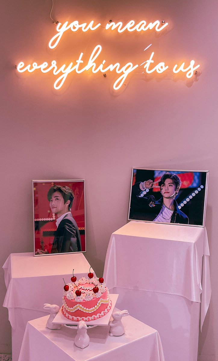 CafeMeaning's tweet photo. ✨오늘부터 재민님의 생일 카페를 진행합니다! ✨

영업시간 오후 1시부터 7시까지 이용하실 수 있습니다.
여기저기 핑크빛으로 꾸며진 재민님을 만나보세요 🥰👍 

#사랑둥이_재민이한테_멜팅중 
#달콤한_재민이의_탄생일 https://t.co/8Rx7v6SRpD