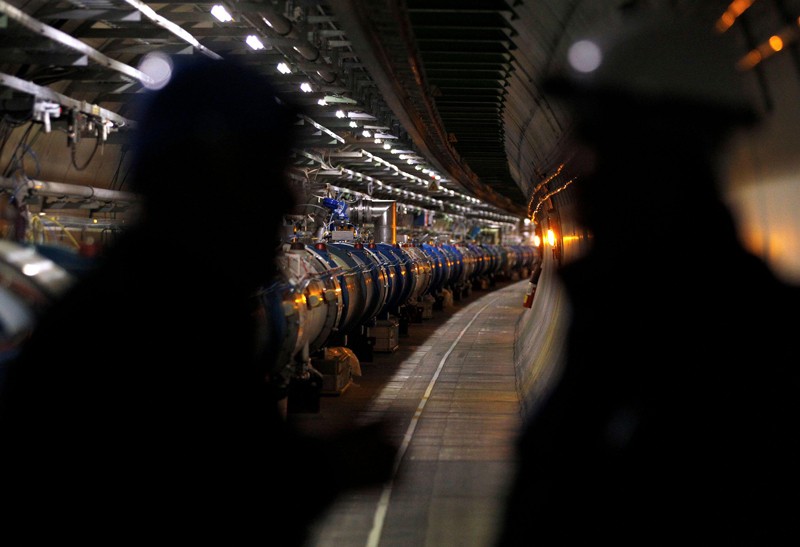 CaraSantaMaria's tweet photo. Particle physicists want to build the world’s first muon collider. 💥

#ParticlePhysics #Physics #Nature #MuonCollider #Electrons #LHC 

https://t.co/5nHYpCIDRT @Nature https://t.co/DrfLSJIK1c