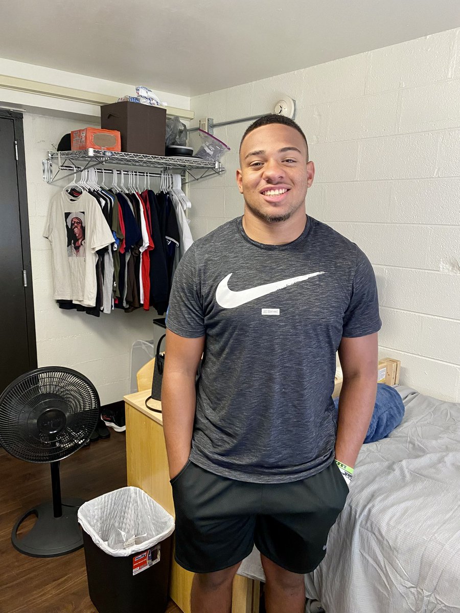 rpurch21's tweet photo. Officially moved in today, can’t wait to get to work tomorrow!! #GoCards https://t.co/Yg2amp91QC