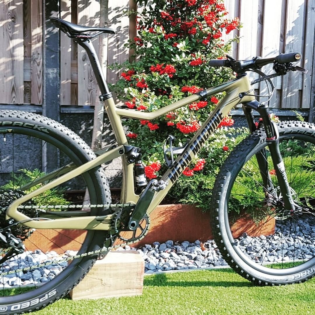TrifoxBike's tweet photo. MFM100 in customized color, how about this? let me know👂👂🤭
#trifox #trifoxbike #maxxis #bikelife #mtblife #handmadebicycle #bikeframe #bicycleculture #bicyclephotos #bikestyle #BikeTour #fitnessgoals #bikepark #ecofriendly #bikerace #mtb #wheelset #roadbike #hardtailmtb #trip https://t.co/y9ikITlOSH