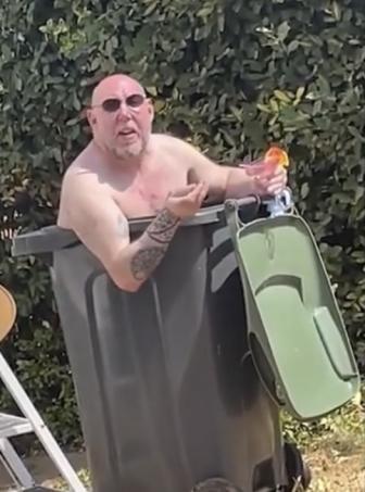 wackygeeseyt's tweet photo. this sums up everyone in florida https://t.co/bMNBU0y8eW