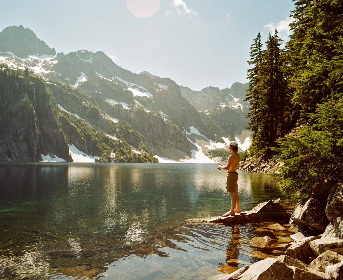 braehunz's tweet photo. Backpacking in the Alpine Lakes Wilderness | Pentax 67ii, Gold 200, Portra 160 https://t.co/6CULyR9gmI