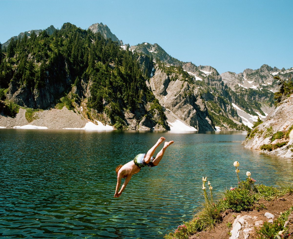 braehunz's tweet photo. Backpacking in the Alpine Lakes Wilderness | Pentax 67ii, Gold 200, Portra 160 https://t.co/6CULyR9gmI