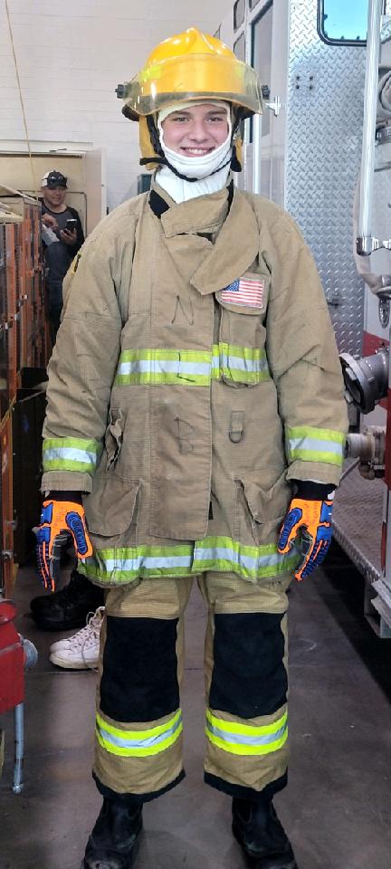 LiedbergThor's tweet photo. This year I am enrolled in the Fire Science course at EVIT. I am preparing for employment in the fire and emergency services,learning how to protect,educate and serve the public. 
@CampoVBaseball #EVITfirescience @AZSandlot #TheCampoWay https://t.co/nqqUTehEhq