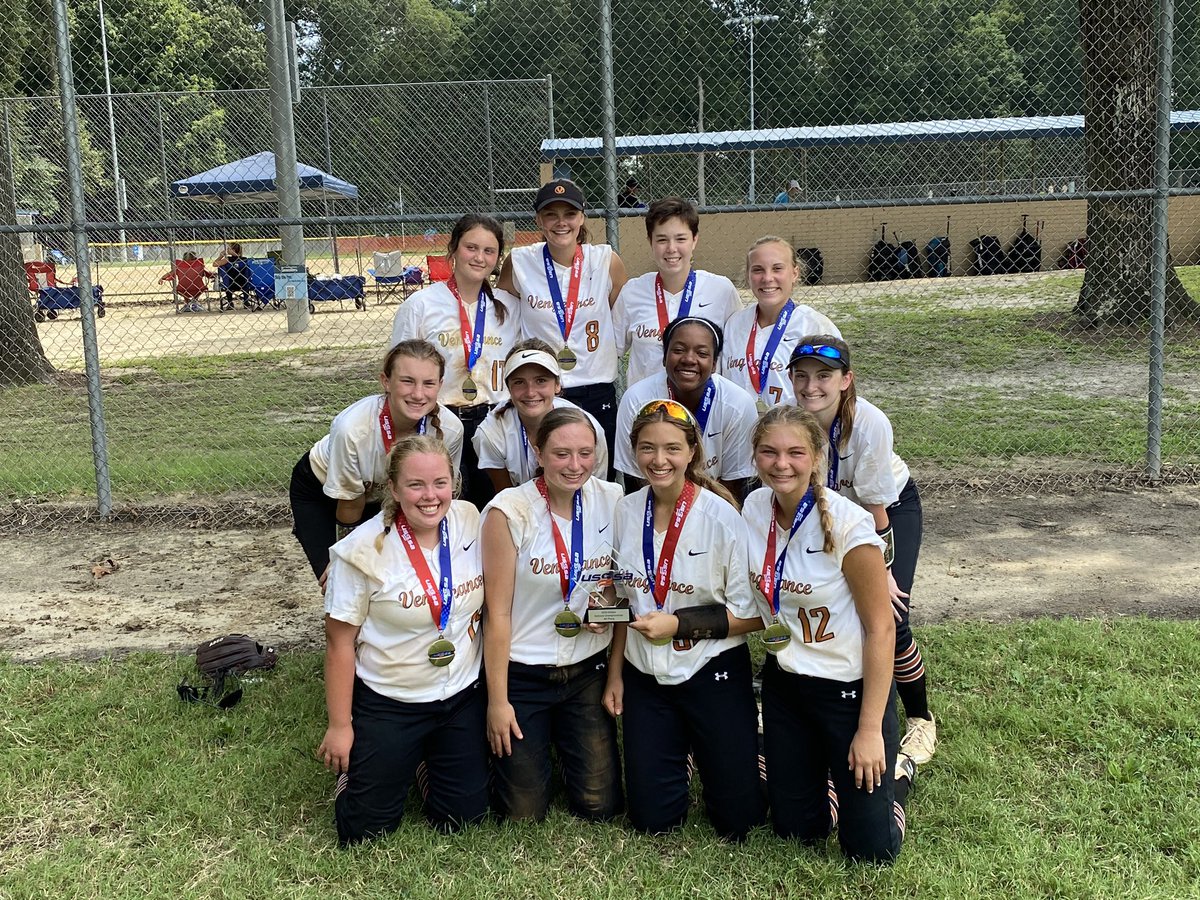 CoachBenschoter's tweet photo. With this being the last year of the Vengeance Fastpitch program we just wanted to give a huge THANK YOU to every player and parent that were apart of our program! Without you guys we couldn’t have done it and you will always hold a special place in our hearts https://t.co/2obd5AzlGY