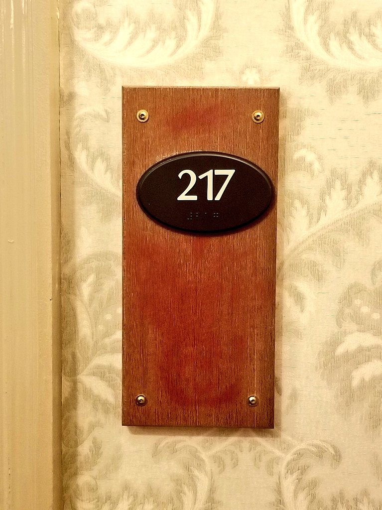 JPAdventurer's tweet photo. My place for the night #Room217 #StanleyHotel #TheShining #Redrum #StephenKing https://t.co/5DqaVhArCx