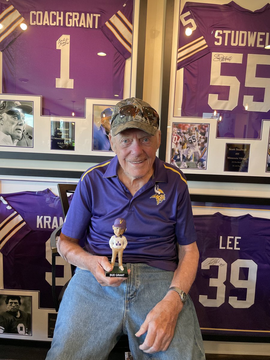 Partnered with Bud to create a bobblehead! He was happy how they turned out. Get a bud bobblehead at bit.ly/3M1HYcl (plain or autographed) 

Retweet this for a chance to win an autographed bud 8x10