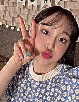 thinkchuuves's tweet image. #이브 #츄 from korea, to the us! 💭