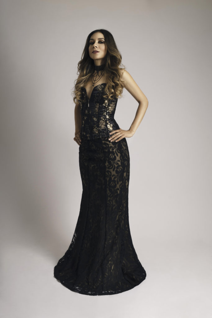 Fantástico escuchar los detalles de la próxima presentación de <a href="/dannahgarayjazz/">Dannah Garay</a>, que ella comenta con <a href="/Ejazz1079/">Ejazz</a> (<a href="/JenBeaujean/">Jenny Beaujean</a> e <a href="/IngridBeaujean/">Ingrid Beaujean</a>). Los ingredientes de la malteada jazzera se antojan escuchando <a href="/HorizonteJazz/">Horizonte 107.9 FM</a> con la app <a href="/imerhoy/">IMER</a>: play.google.com/store/apps/det…