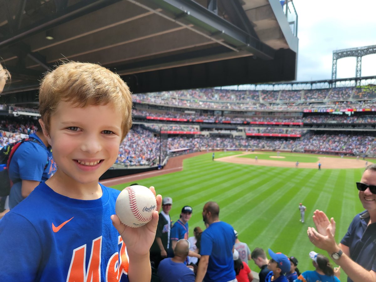 Abominals's tweet photo. @SNYtv sons first game, got the home run from Naquin, any way to get a digital copy of the video where they close up on us? Can't find it - my friend sent the pic! https://t.co/Cd9wCKhvY9