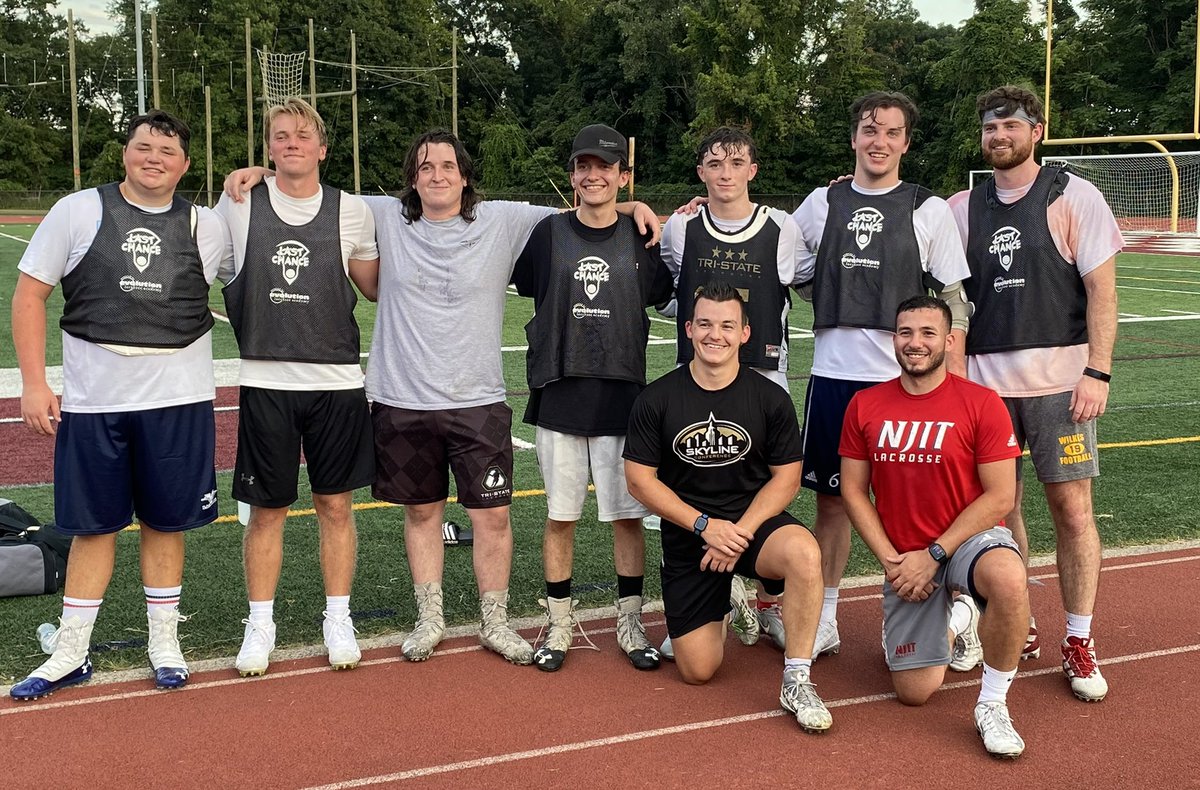 Wayne Valley current/former Coaches and Alumni lost the Last Chance Mens League Championship at Wayne Hills tonight.  Pictured are Colyn Schmitz ‘22, Johnny Crank ‘20, Hunter Rovere ‘19, August Costanzo ‘19, Collin Rovere ‘22, Nick Irwin ‘16 and Rob Papa ‘14 Keep playin gentlemen
