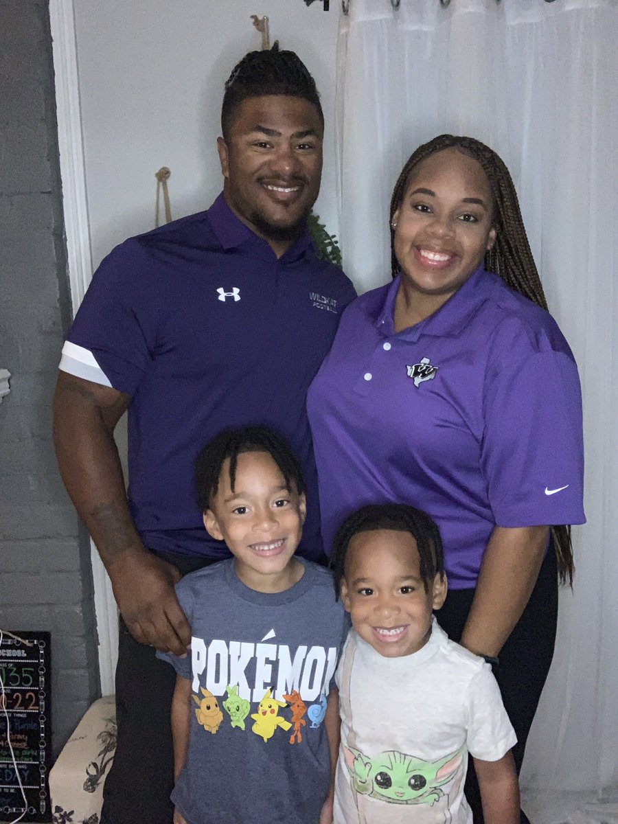 MrsBreed's tweet photo. Day 1! The AP. The Coach. The Kindergartner. And The Wildkat in Training. It’s a family thing 💜 #4TheDub @CoachBreed_ https://t.co/2vrHIRHFut