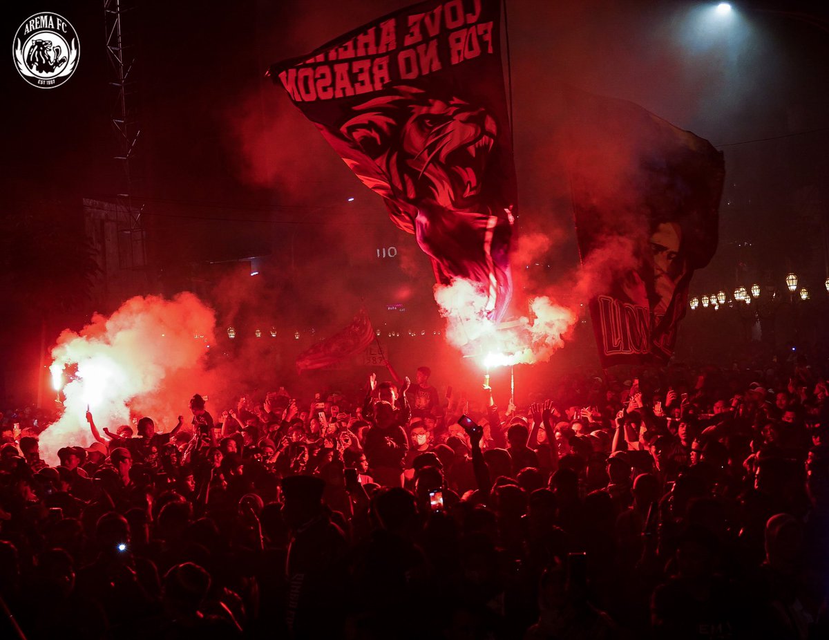 35th anniversary, Arema FC! Incredible support by the local supporters. 🔥

📸: <a href="/AremafcOfficial/">Arema FC</a>