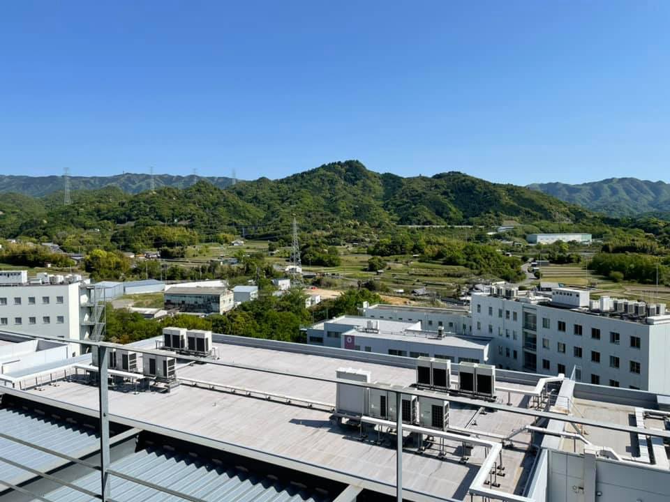 ouhs_sst's tweet photo. #山の日

大阪体育大学は山の中にあります⛰

また海までも近い🏖

んーいい景色！

学生SNSチーム🐻

#そうだったの大体大 #大体大 #大阪体育大学 https://t.co/0ZKvP7v76i
