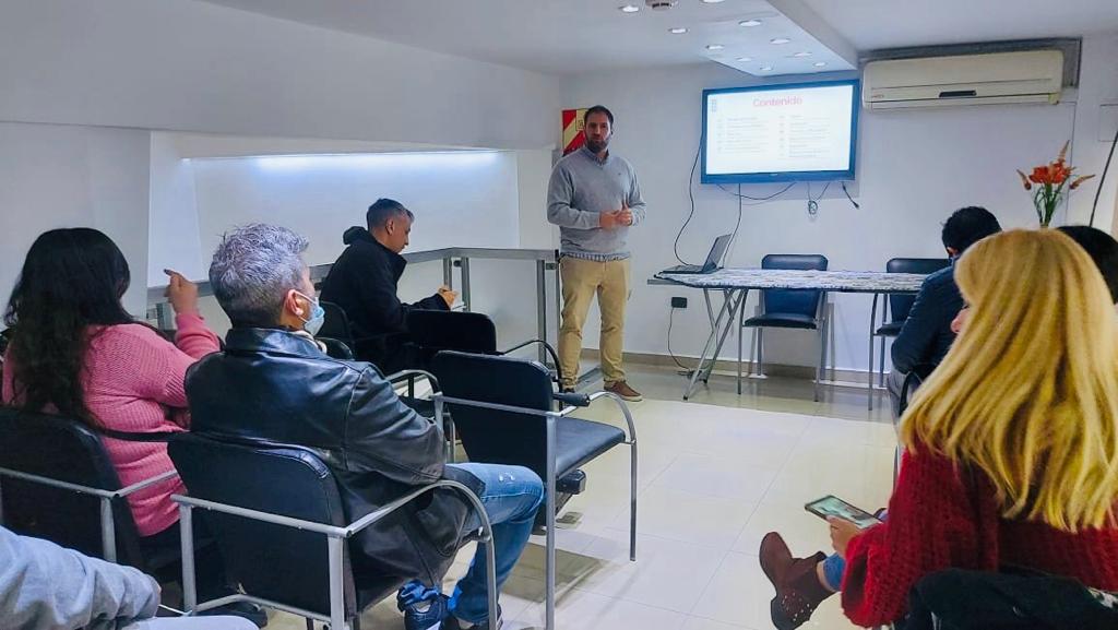 manusosavm's tweet photo. ✅ Hoy presentamos ante la prensa nuestros ejes para transformar y Unir a Villa María. 
 
#manusosa #manuintendente #uniendovillamaria #villamaria #villamarienses #elecciones2023 #manu2023 #eleccionesvillamaria #enequipo #uniendovillamaria https://t.co/QNaCm5pXeW