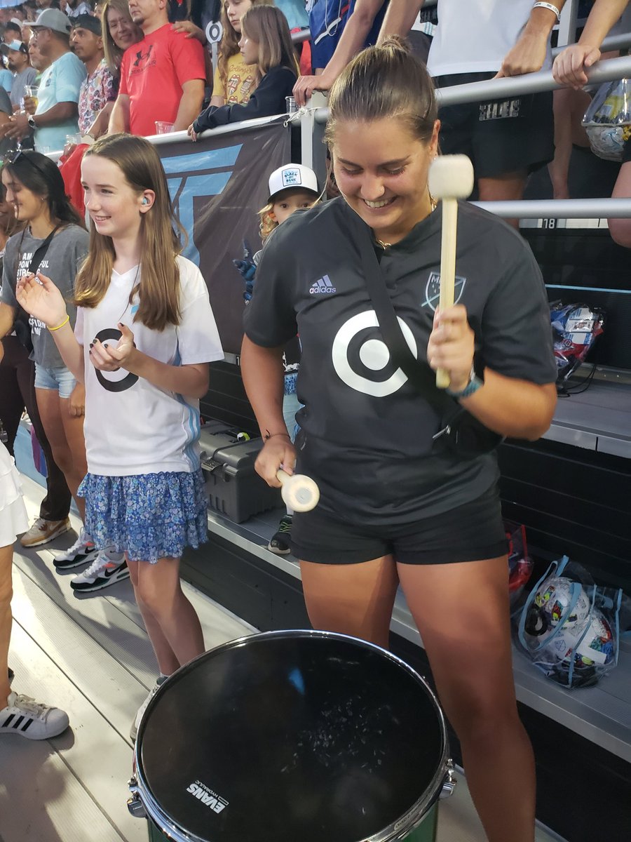 THUNDERWALL tweet media