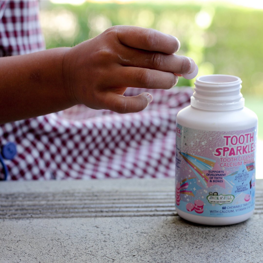 jacknjill's tweet photo. Perfect for popping in their lunchboxes for clean teeth during the day! #TeethCleaning Chews 
Packed with vitamin D, two sources of calcium, together with xylitol, #ToothSparkles are an #ingenious and yummy way to support healthy teeth!
Now  @Woolworthsaus 
#kidsteeth #kidssmile https://t.co/X7MTZ66mwr