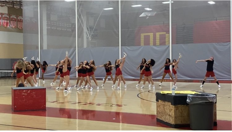 PDHSBarone's tweet photo. What a great turnout Class of 2026! ❤️💛 So excited about these Freshman! ( though I’m a bit biased 😉, Happy 14th bday Bella B ) https://t.co/sl0lx2QABk