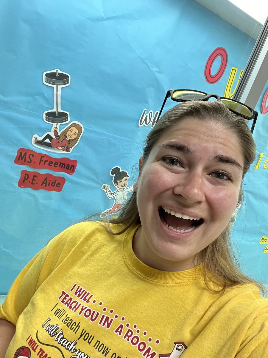 MsKFreeman12's tweet photo. First day of school pictures! Excited to start my 5th year in @FortBendISD and at @BBE_Bullfrogs ! #FirstDayOfSchool #SmilesAllDay https://t.co/RDnICBXKGL