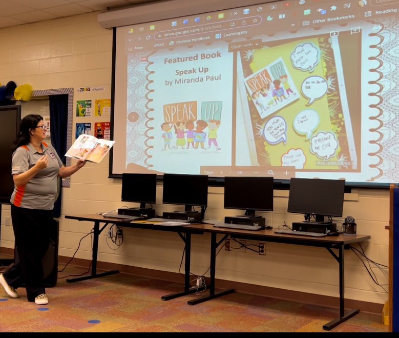 VeronicaBalli's tweet photo. @carlawalk5 connecting Customer Service  &amp; Emotional Intelligence through literacy! Thank you for the amazing &amp; interactive session! @salflores10 #DyselxiaMISD #LightToLiteracy 💡📚 #BuildingBridgesToSuccess #McAllenISD  #EQ #ReadingIsFun https://t.co/eoG8aXr5Z8