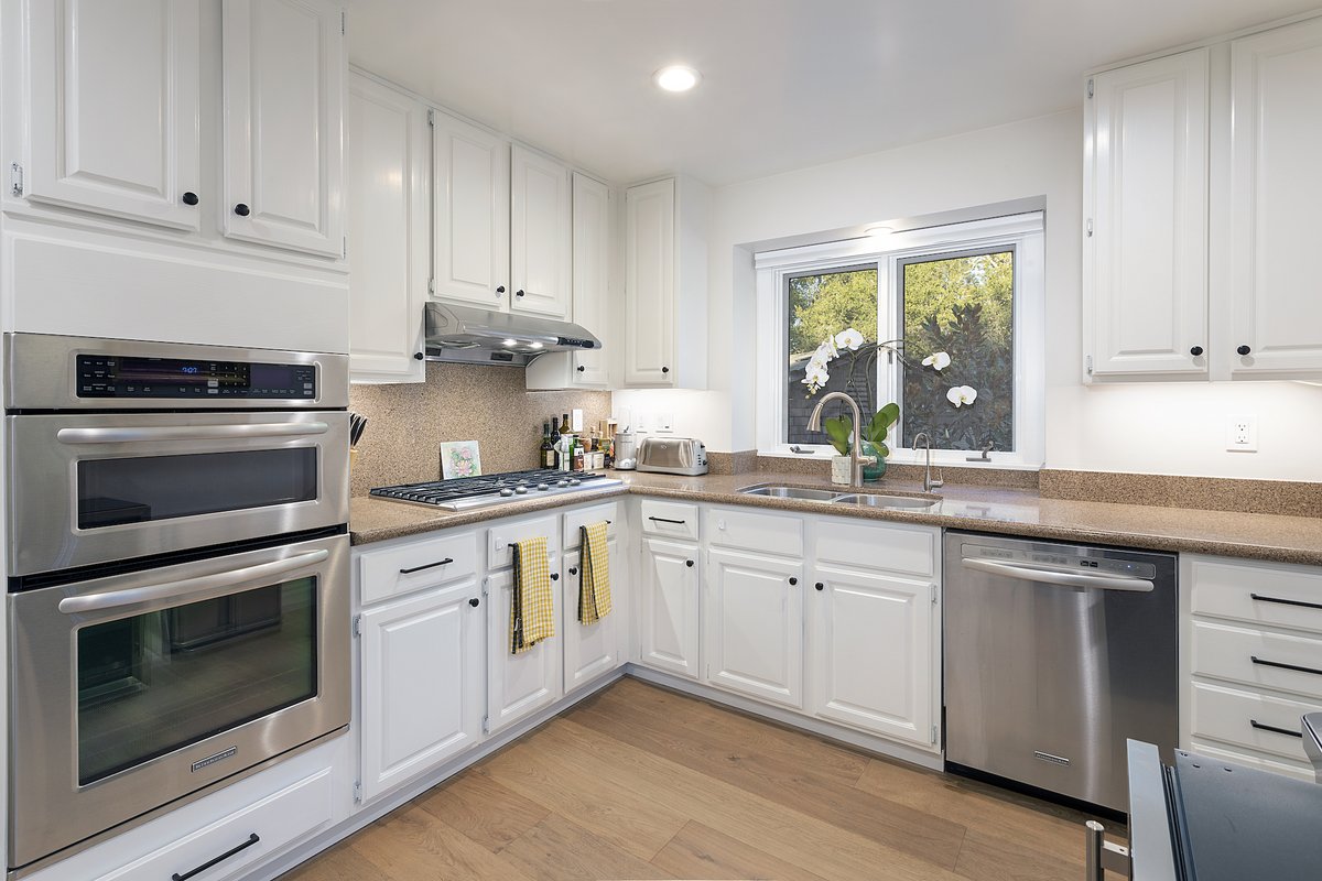 TerryRyken's tweet photo. BROKER #OPENHOUSE Thursday, August 11 11am-1pm
2731 Miradero Drive, #SantaBarbara, CA 93105 
Updated 3 bed/2 bath upstairs 1,720 sq. ft. condo. MLS# 22-2505 | Offered at $1,695,000
Listed by Terry Ryken, Broker Associate, #Compass DRE 01107300 https://t.co/wRWCIDx2Ic https://t.co/zXUCvDv2HS